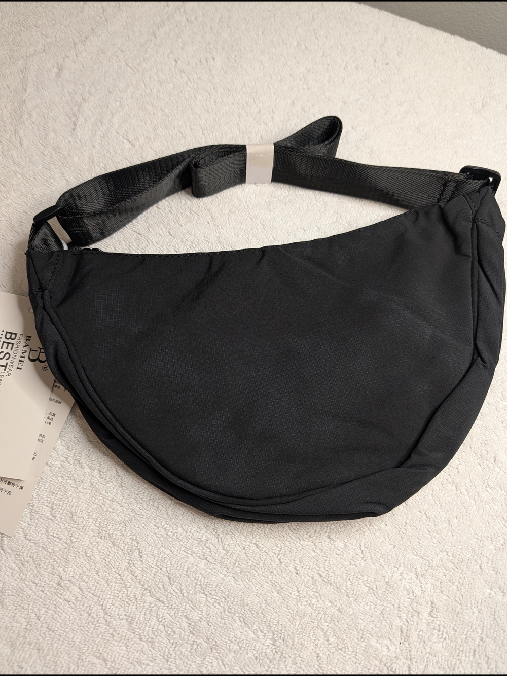 🖤 The Cloud-Soft Crescent Bag Uniqlo-like Size Medium Brand New from BAMEI